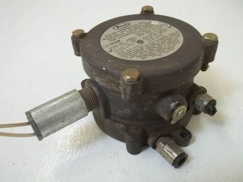 DWYER 1950P-2-2F EXPLOSION PROOF PRESSURE SWITCH *USED*