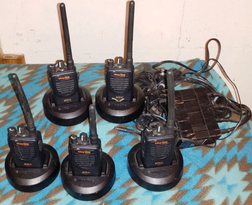 5 X Motorola Mag One BPR40 VHF 8 Channels150-174 Mhz with chargers NO RESERVE!!!