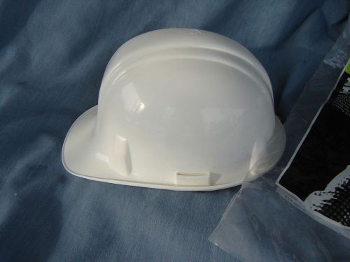NEW NORTON MODEL 410P ADULT WHITE HARD HAT NEW OLD STOCK IN ORIGINAL PLASTIC BAG