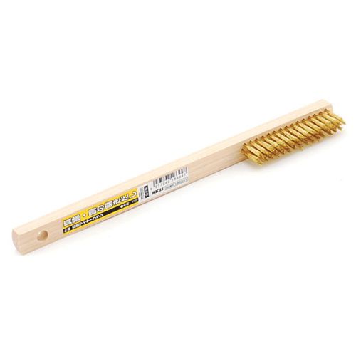 SK11 Brass Wire Brush Wood Handle No.8