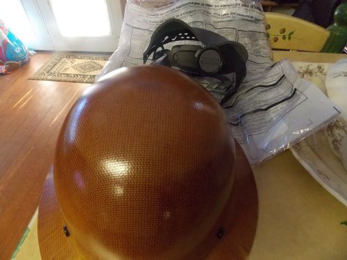 Msa 475407 natural tan skullgard hard hat with fas-trac suspension for sale