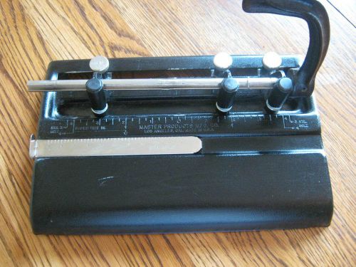 Vintage Master Products Mfg. Heavy Duty 3 Hole Lever Action Hole Punch
