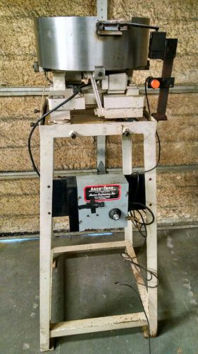 18&#034; service engineering vibratory part feeder w/stand for royal master grinder for sale