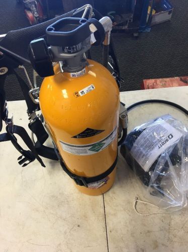 Scott Industrial SCBA 2216 Air Tank With Mask