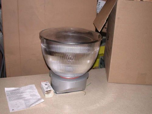 New LSI Lighting Solutions Plus HID Luminaire Cat.No. AU(D,P)-150-HPS-MT  NIB