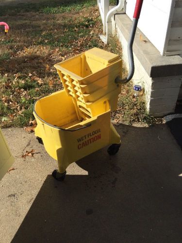 MOP BUCKET /w Ringer VG Used Cond Continental Co.