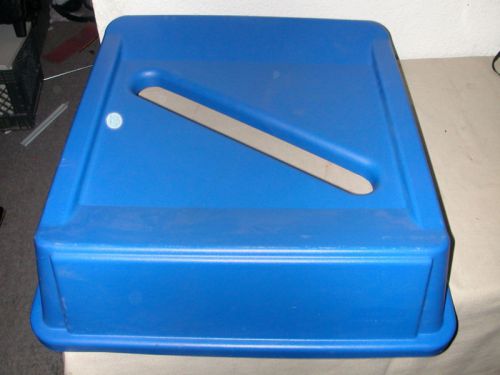 Rubbermaid Square Can Top FG279400BLUE