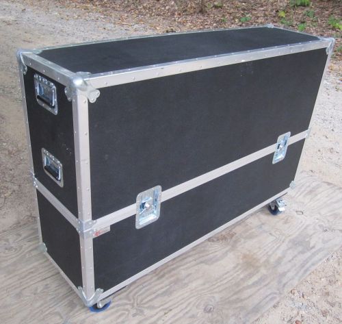 Large Wheeled ATS Custom Trade Show Travel Case For 55&#034; Flatscreen TV