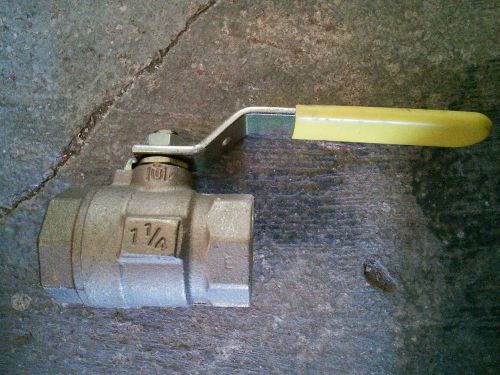 Milwaukee 1 1\4&#034; 2 piece ball valve 600 wog 150 swp threaded