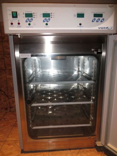 VWR 2325 Water Jacketed Co2 Incubator