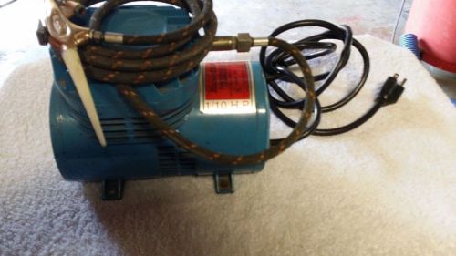PAASCHE D500 1/10 HP DIAPHRAGM AIR COMPRESSOR (LP2041052) with hose and airbrush