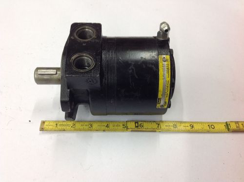 Parker 110A-164-AS0-F  Hydraulic Motor 16.4 Cu. In./Rev. 2000PSI Flng Mount USED
