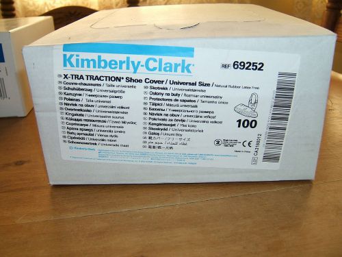 KIMBERLY- CLARK X-TRA TRACTION SHOE COVER/UNIVERSAL SIZE(100/BOX)