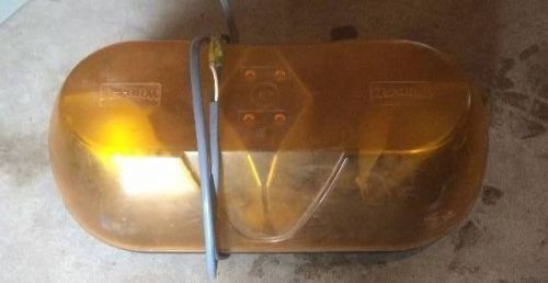 Whelen Light Bar Yellow Double with rounded edges. Rat Rod. Tested Works.