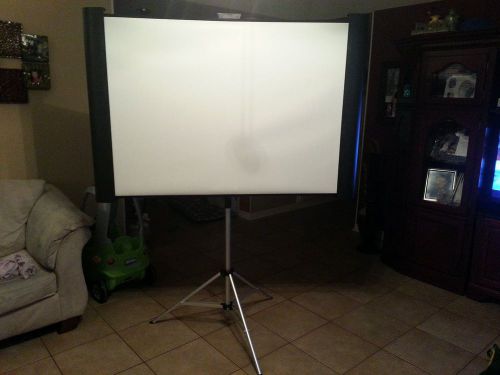 80&#034; Inch Accolade Duet ELPSC80 Ultra Portable Projection Screen