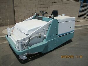.TENNANT 255 STREET - PARKING LOT SWEEPER VERY NICE CONDITION