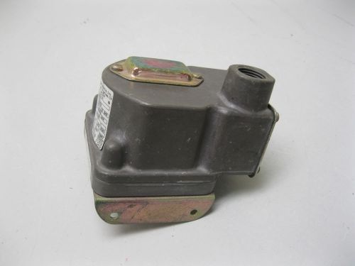 Barksdale D1T-A80SS Pressure or Vacuum Actuated Switch NEW G18 (1538)