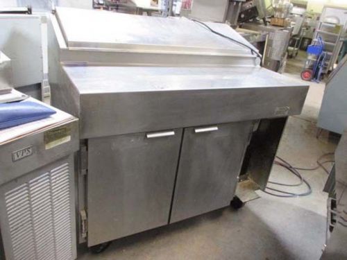 VPS-48S Traulsen 2 Door Pizza Pre-Table Self-Contained