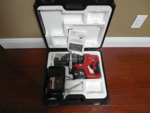 MAX PJRC160 CORDLESS REBAR CUTTER W / BATTERY AND CHARGER
