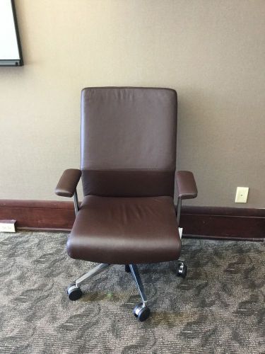 NEW STEELCASE SIENTO BROWN LEATHER EXECUTIVE CHAIR NICE!