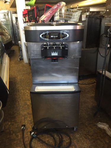 2010 Taylor C713-33 Soft Serve Ice Cream Machine Water Cooled C71333Y000R