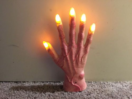 Halloween Light Up Flickering Fingernails Bloody Hand Haunted House Prop COOL