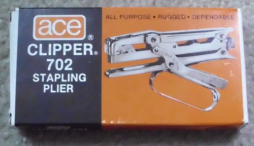 VINTAGE ACE CLIPPER 702 STAPLING PLIER IN THE BOX COULD BE NEW? TAKE A LOOK!