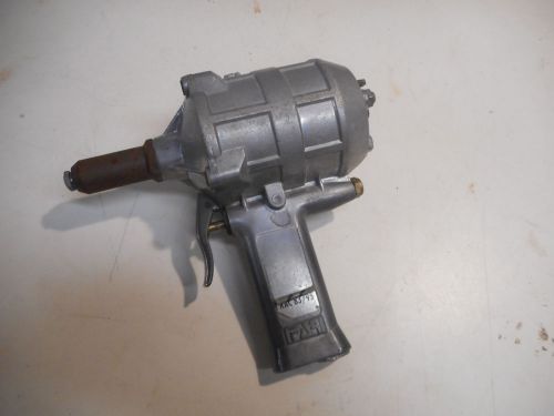 L834- Vintage RAC 83/95 Pneumatic Rivet Tool / Rivet Gun by FAR