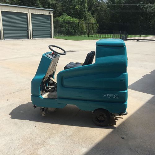 Tennant 7100 ride-on scrubber for sale