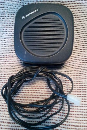 Motorola speaker.  Model HSN 4027 A.  WITH mounting bracket and cord