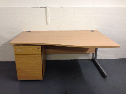 Office desk with movable set of three drawers - great condition for sale