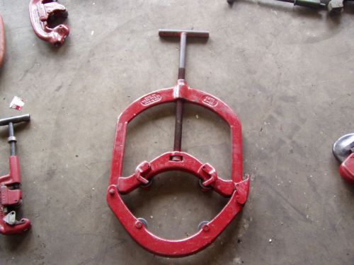 REED HINGED PIPE CUTTER MODEL H-12  8 to12 inch PIPES.  WORKS WELL