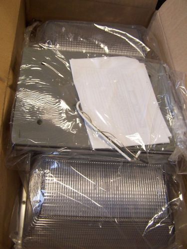 Case Lot 6 NOS Kenall H69L Series Herculux Outdoor Lamps 8.5x6&#039;&#039; Commercial