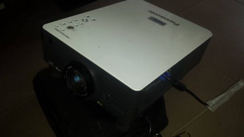 Panasonic d3500u professional projector for sale