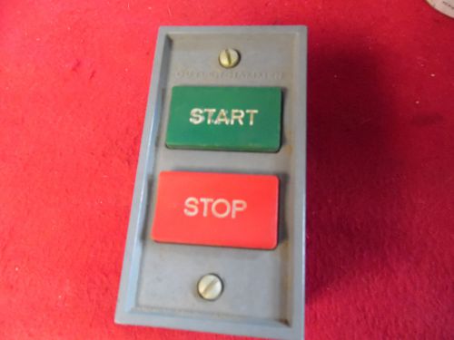 CUTLER HAMMER 10250H 5200 START STOP Push Button Station 10250H5200