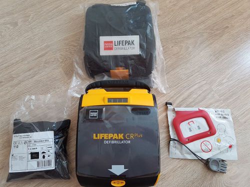 Lifepak cr plus defibrillator case &amp; accessories (brand new) for sale