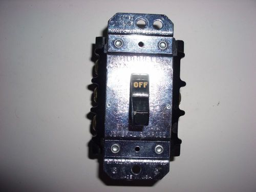 HUBBELL  MOTOR SWITCH 30A 3 POLE.