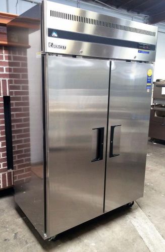 Everest esf2 2-door upright reach-in freezer (manufactured in 2013!!) for sale