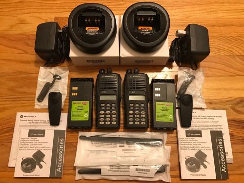 Pair of 2 motorola ht1250 vhf 136-174 128ch aah25kdh9aa6an with bat ant charger for sale
