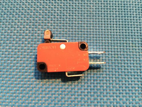 OMRON MICRO SAFETY LIMIT SWITCH NO / NC AC / DC V-155-1C25 ROLLER SNAP ACTION