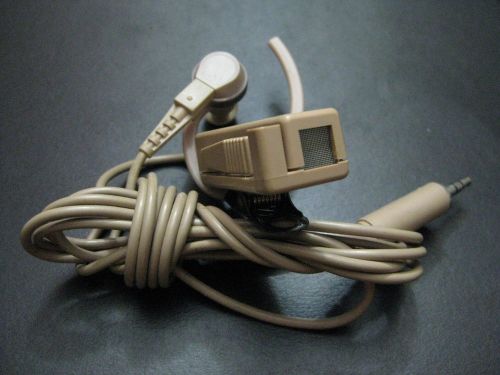 Motorola bdn6667  2-wire earpiece w/ 3.5mm plug, microphone/ptt (beige) used for sale