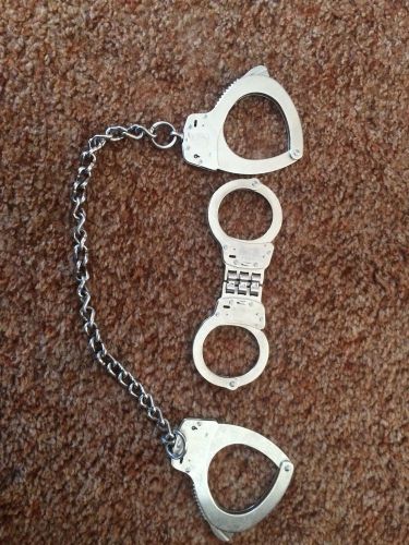 Smith &amp;Wesson Leg Shackles And Hinged Handcuffs