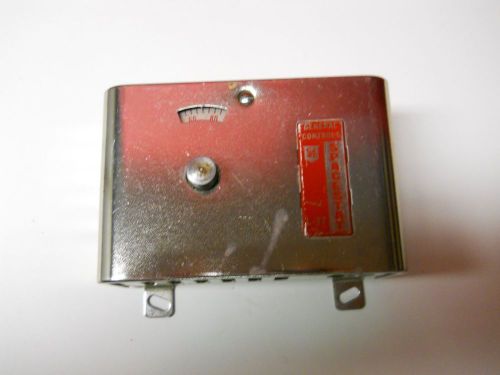 Vintage Usable &#039;General Controls&#039; Thermostat- Space Stat L-37 Lock Rotor 48