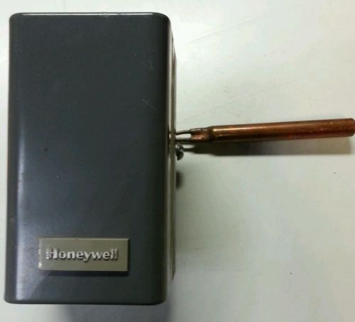 NEW Honeywell Temp Controller Thermostat 180-240F 120/240v w/Capillary