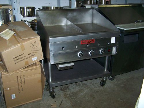 Vulcan Griddle On Stand with Undershelf and Casters; Natural Gas Model: 936A