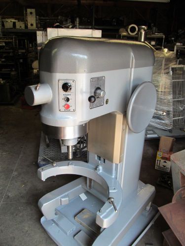 HOBART 80 QT MIXER, L-800, , EXCELLENT CONDITION!!! LOOKS AND RUNS GREAT !!