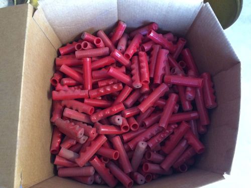 Box of Approximately 700 New Hunt Wilde NRG Series 213 Plastic Grip for 7/8&#034; Bar