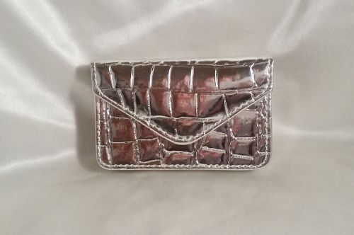 SILVER FAUX ALIGATOR SKIN BUSINESS CARD CASE WITH MAGNETIC CLOSURE