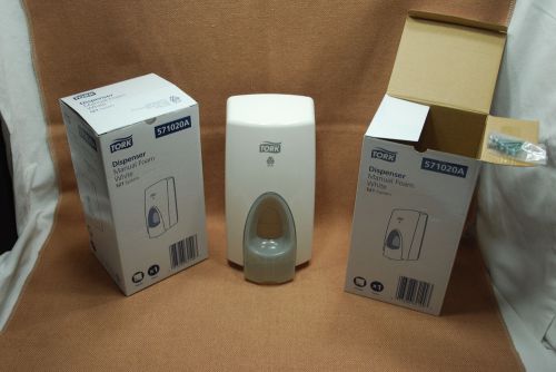 2 Tork Dispensers. Manual Foam, White, S21 System, Item #  571020A
