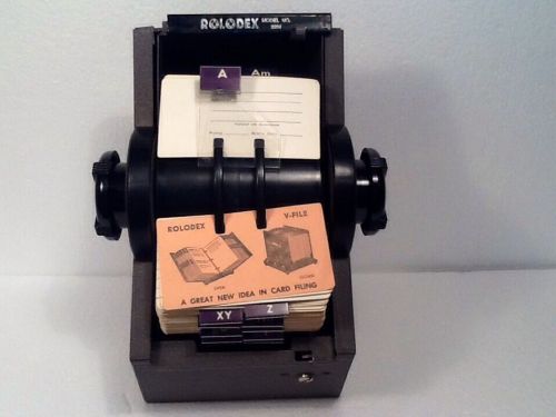Vintage Rolodex in excellent condition, original cards and dividers included